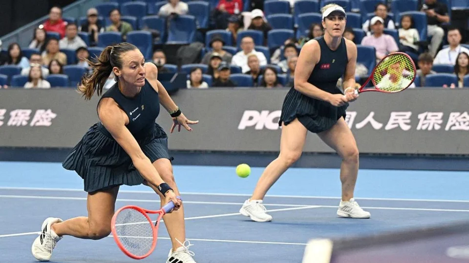 Luísa Stefani e Gabriela Dabrowski viram na semifinal e vão à final em Tóquio