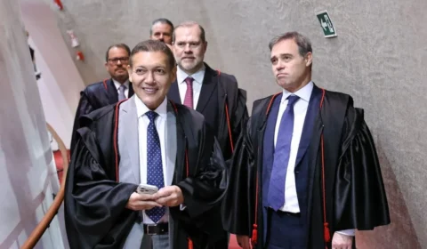 Ministros do TSE suspeitam de manobras de Nunes Marques e Mendonça para evitar derrotas