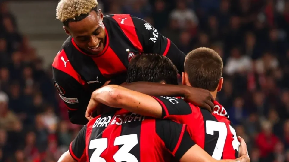 Alphadjo Cissè faz três gols, Milan atropela Salzburg por 4 a 0 e entra para a história