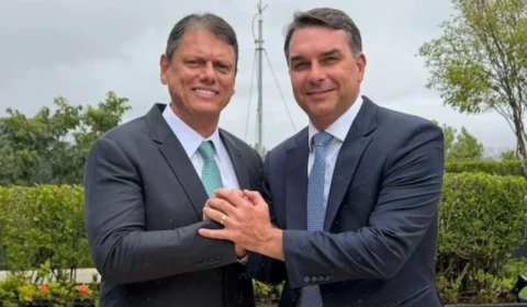 Flávio troca confronto por estratégia e aposta em Tarcísio para debate decisivo