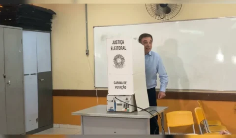 André Mendonça vota sob aplausos no DF e destaca importância do segundo turno