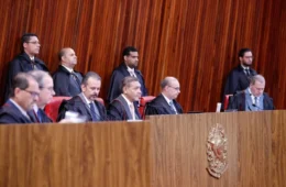 TSE decide que condenados por violência contra a mulher podem ficar inelegíveis; entenda o que muda