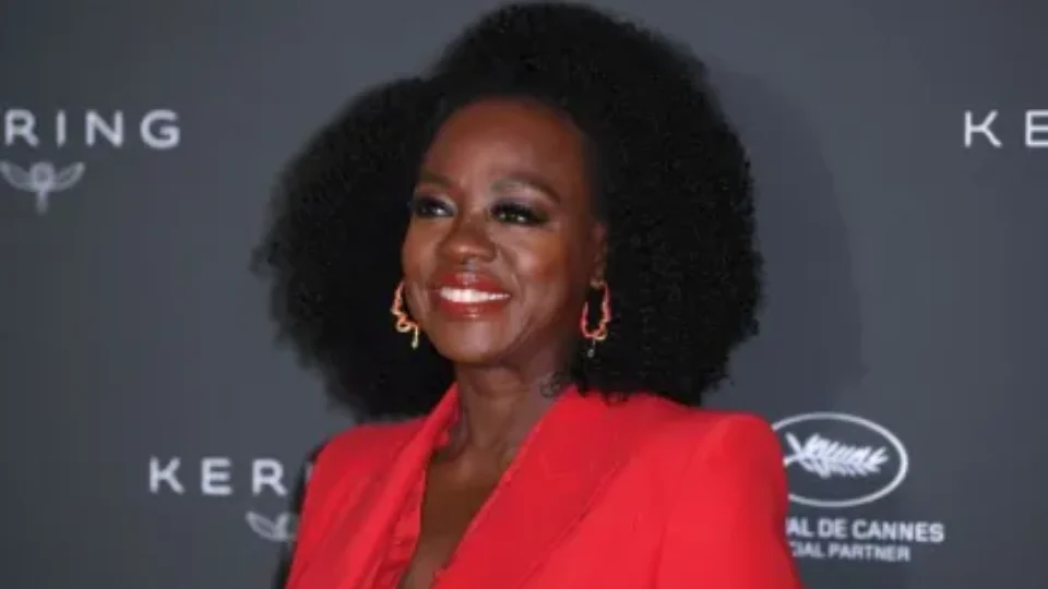 Viola Davis celebra vitória de Lula e diz que os EUA estão aprendendo com o Brasil