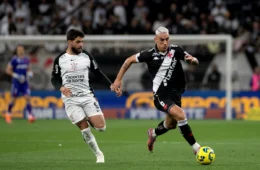 Vasco e Corinthians fazem confronto direto contra o rebaixamento neste sábado