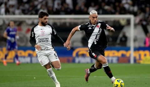 Vasco e Corinthians fazem confronto direto contra o rebaixamento neste sábado