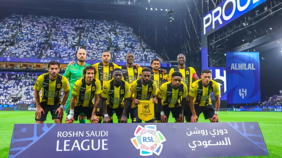 Al Ittihad aposta em Wijnaldum e nove estrangeiros para buscar primeira vitória na Champions Asiática