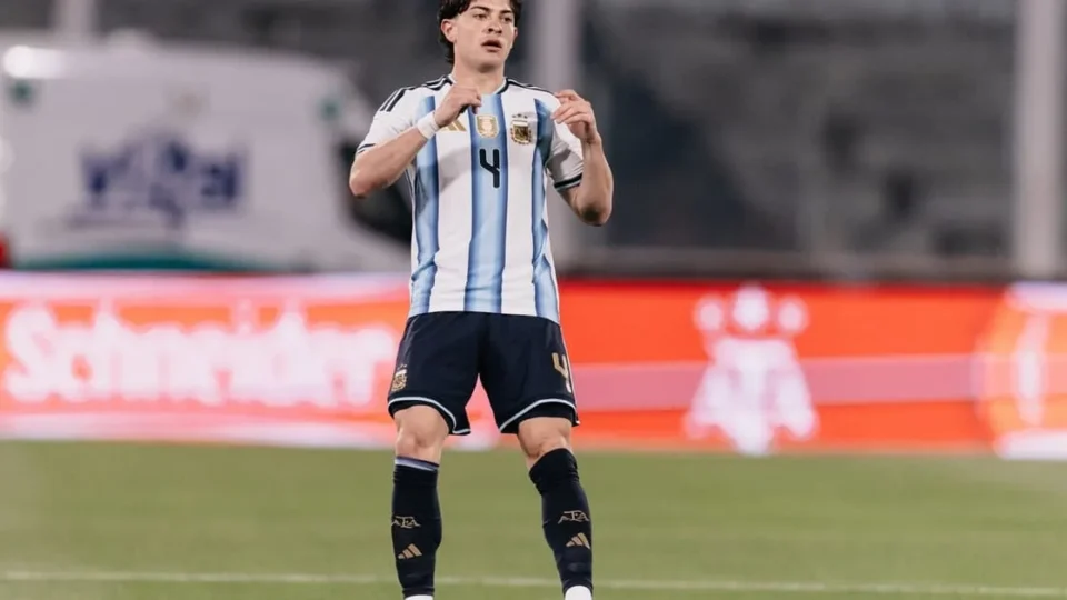 Giay estreia como titular da Argentina e divide torcida após amistoso contra a Bolívia