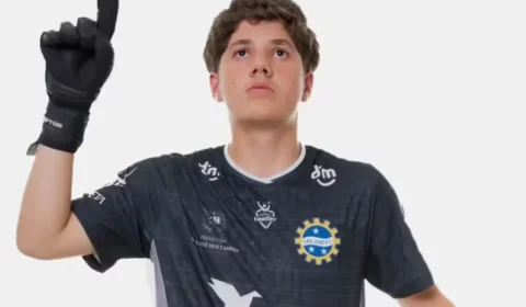 Goleiro de 14 anos é enterrado sob chuva após acidente; órgãos podem salvar seis vidas