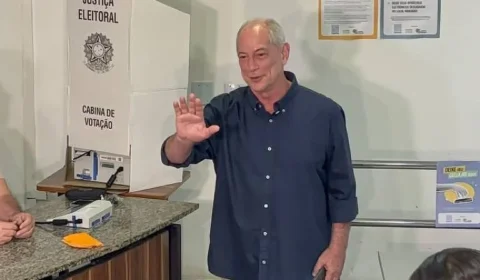 Ciro Gomes vota em Fortaleza neste domingo
