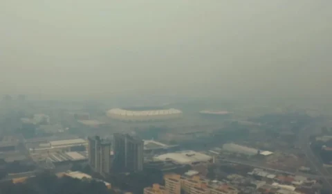 Manaus amanhece coberta por fumaça e registra piora na qualidade do ar nesta quinta-feira