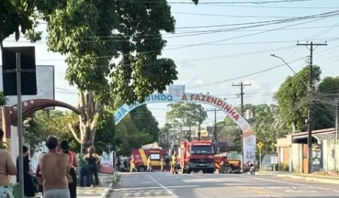 VÍDEO: Bombeiros resgatam mulher que subiu em pórtico na entrada da Fazendinha, em Macapá