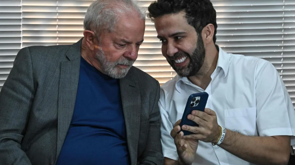 “Exército do Lula”: convocações de Janones viram piada nas redes sociais