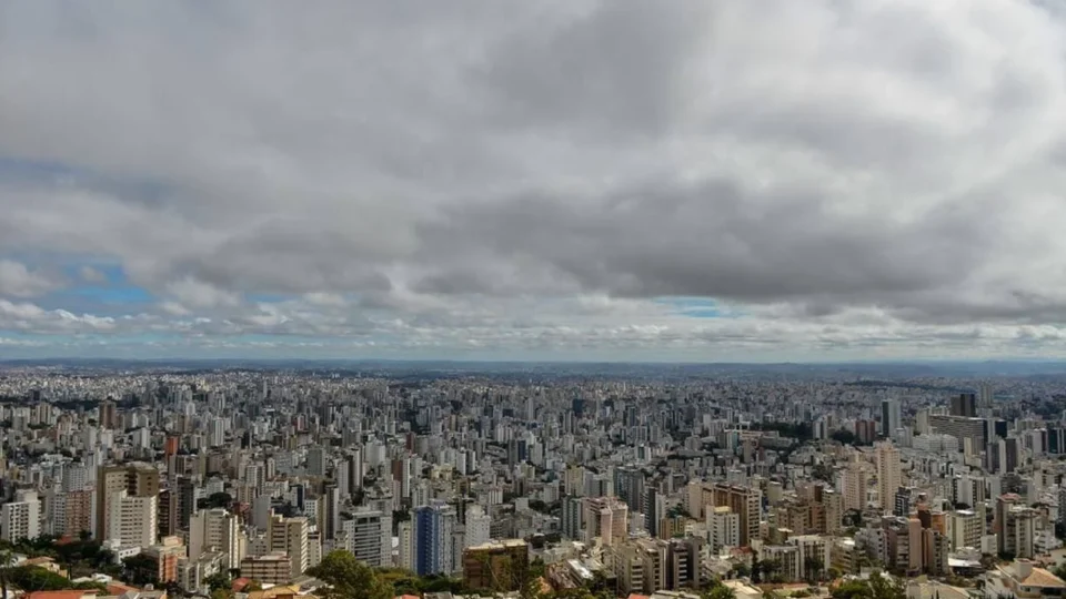 Belo Horizonte pode ter sábado chuvoso; veja a previsão do tempo