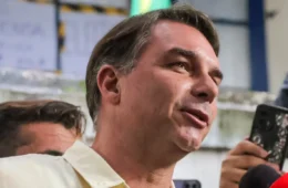 Aliados confirmam que Flávio Bolsonaro deixou o Brasil rumo aos EUA; veja vídeo