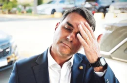 Flávio mobiliza aliados para conter desgaste após polêmica sobre Bolsa Família