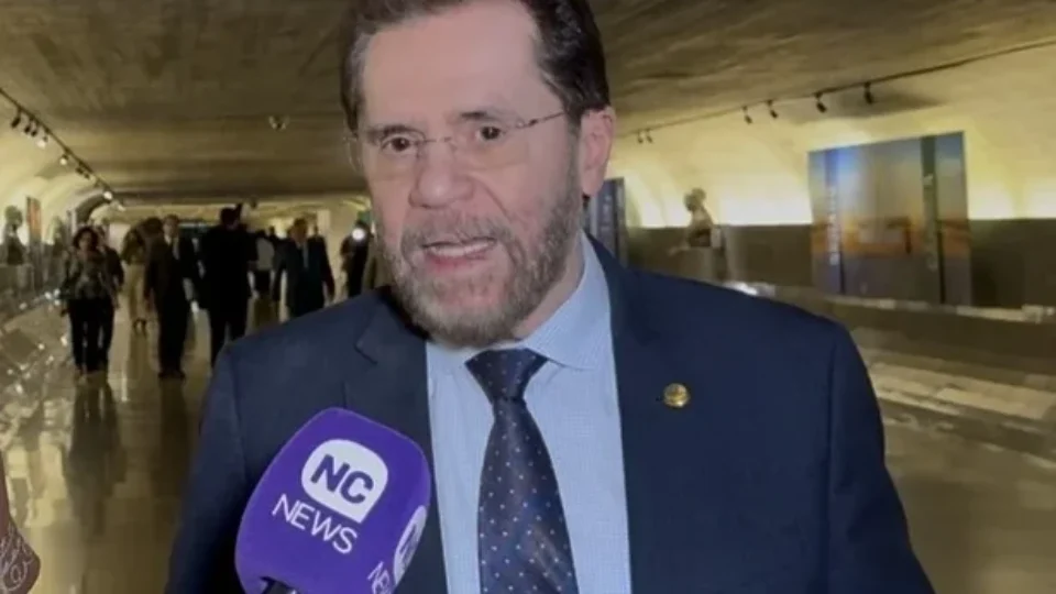Senador Plínio Valério critica falta de prevenção a queimadas no Amazonas: “Gestor tem que criar vergonha na cara”