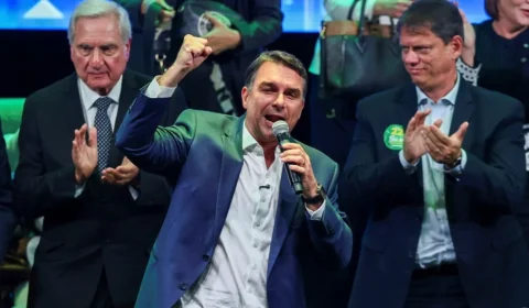 Flávio prepara ofensiva com influenciadores e amplia anúncios nas redes