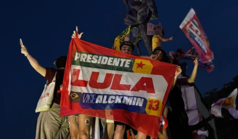 Para garantir virada de Lula, 30 mil pessoas ocupam o Centro de BH