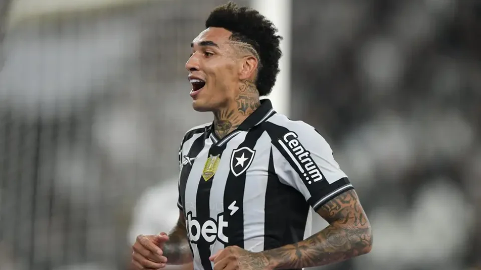 Igor Jesus é questionado se jogaria no Flamengo e se declara ao Botafogo: “Meu coração é Fogão”