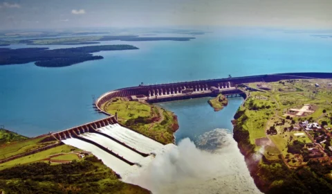 Plano de Trump para usar energia de Itaipu em IA pode reduzir oferta ao Brasil