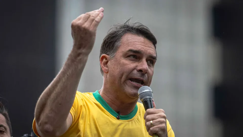 União Brasil e PP preparam evento com Flávio para anunciar apoio no 2º turno