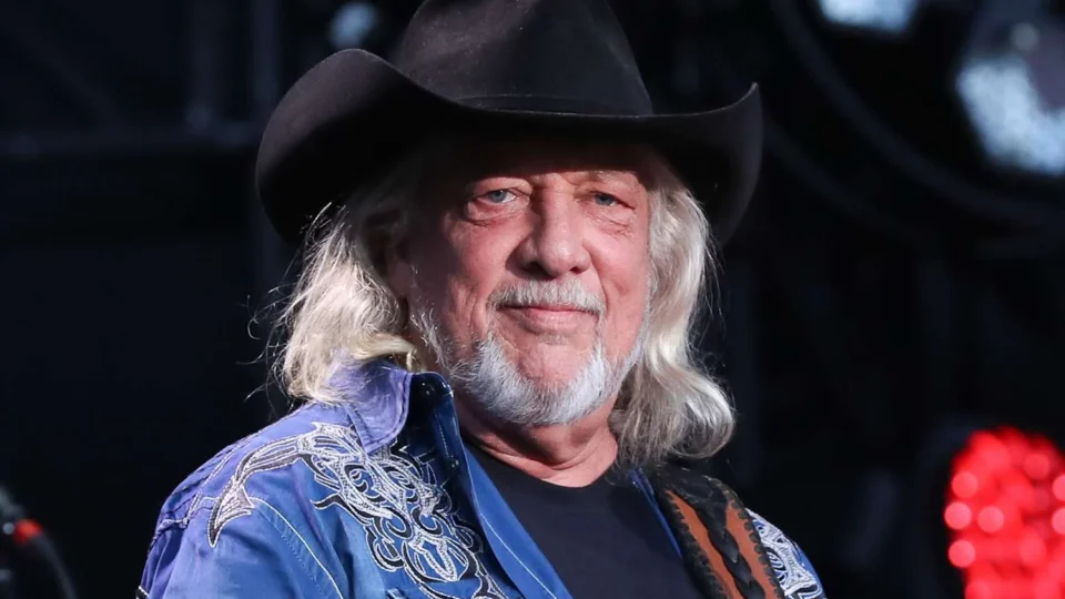 Morre John Anderson, ícone da música country, aos 71 anos