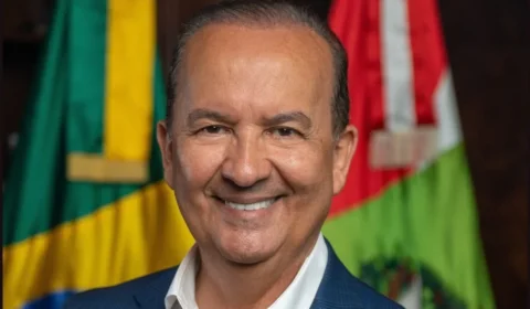 Jorginho Mello é reeleito governador de Santa Catarina no primeiro turno