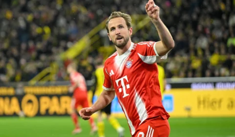 Kane perde pênalti, e Bayern sofre empate do Dortmund no fim, mas segue líder