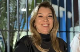 Quem é Leandra Guedes, ex de Janones convidada por Flávio para debate da Globo?