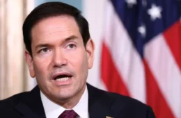 Marco Rubio nega ajuda dos EUA na saída de Flávio Bolsonaro, mas confirma aval de Trump