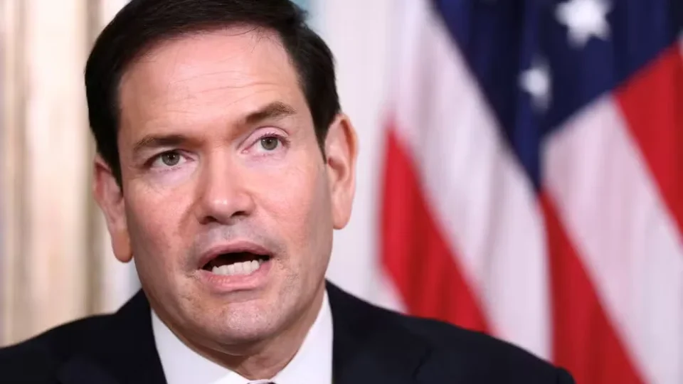 Marco Rubio nega ajuda dos EUA na saída de Flávio Bolsonaro, mas confirma aval de Trump