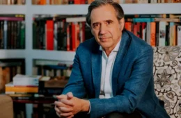 Marco Antonio Villa é considerado foragido por dívida de R$ 570 mil em pensão alimentícia