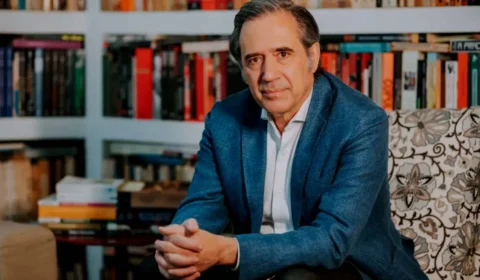 Marco Antonio Villa é considerado foragido por dívida de R$ 570 mil em pensão alimentícia