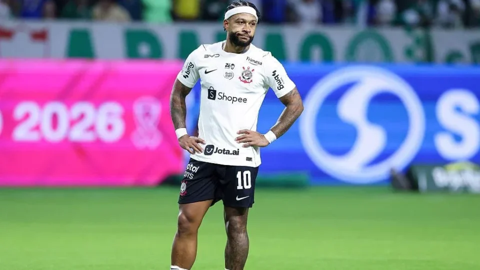 Memphis Depay vive crise no Corinthians, sofre lesão e aumenta pressão no clube