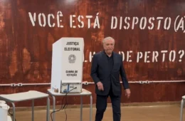 Michel Temer vota em São Paulo e defende pacificação do país após o segundo turno