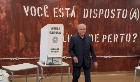 Michel Temer vota em São Paulo e defende pacificação do país após o segundo turno