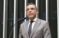 Otoni de Paula não emplaca e fica como suplente no Rio