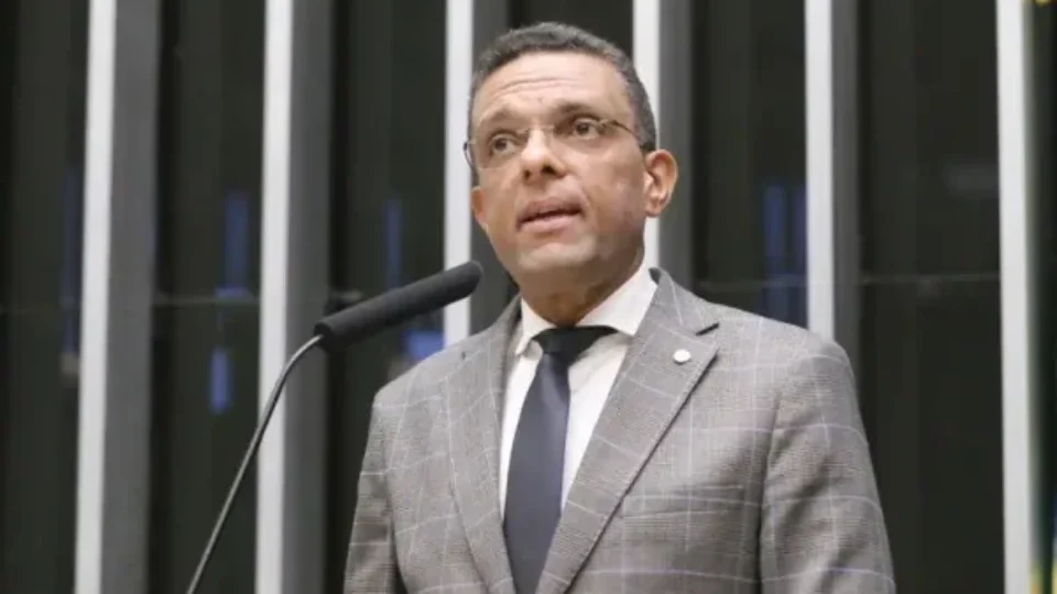 Otoni de Paula não emplaca e fica como suplente no Rio
