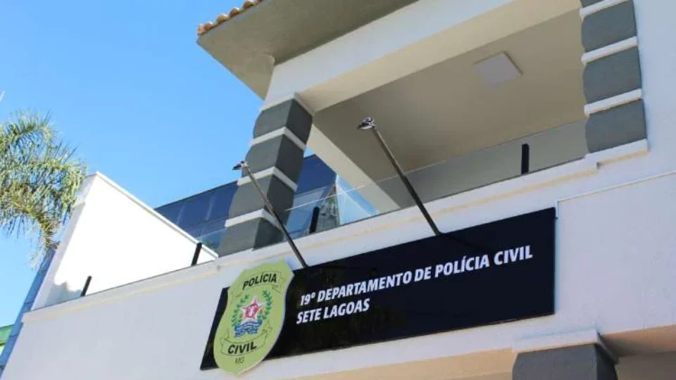 Mulher é presa suspeita de esfaquear companheiro nas costas em Minas