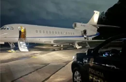 FAB nega ter pedido sigilo sobre voos de Vorcaro e desmente reportagem