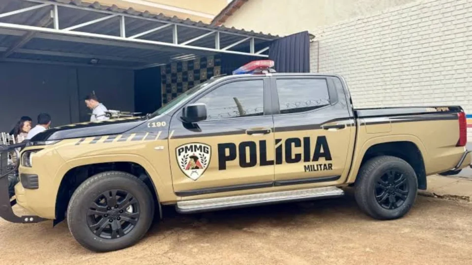 Preso abre algemas, foge e quebra o pé ao pular de viaduto em MG
