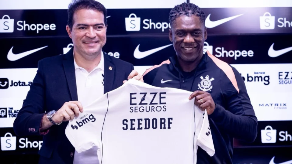 Seedorf chega a um Corinthians em crise e terá de fazer mais do que mudanças táticas para evitar a Série B