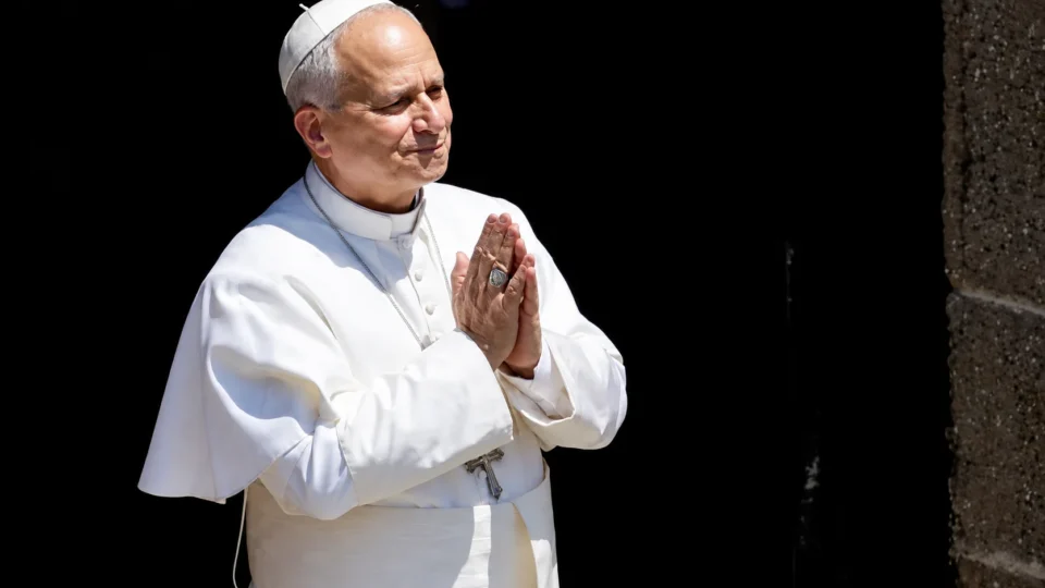 Vaticano confirma câncer de pulmão no papa Leão XIV após cirurgia para retirada de parte do órgão