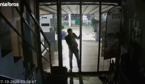 Criminoso invade seis lojas em uma única madrugada no Recreio e assusta comerciantes