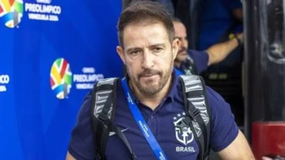 Ex-técnico da Seleção Brasileira, Ramon Menezes assume o Primavera para a temporada de 2027