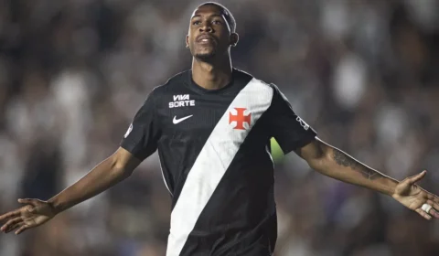 Vasco vira sobre o Corinthians, respira no Z-4 e embala SAF