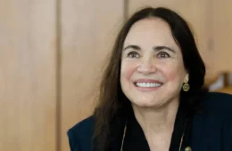 Regina Duarte compartilha vídeo que questiona eleição de Lula e chama conteúdo de “assustador”