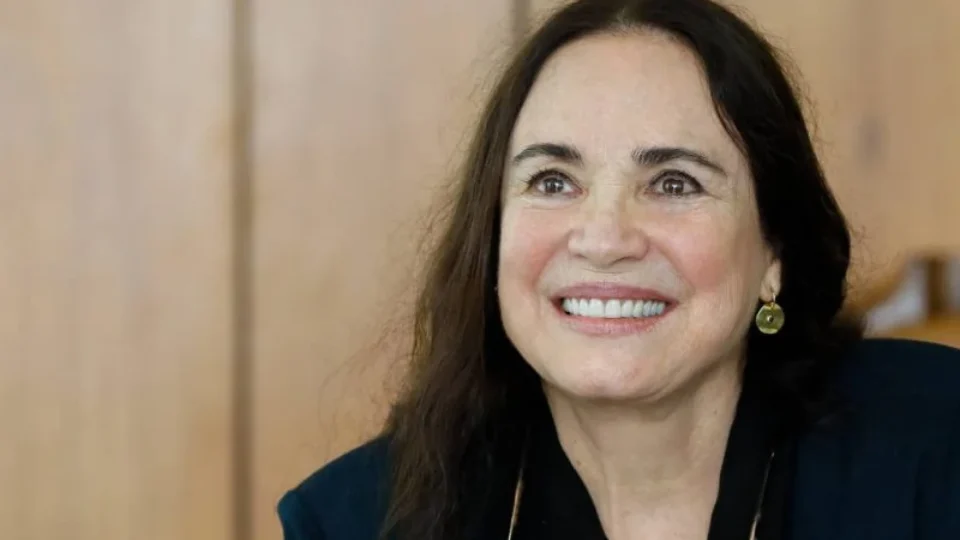 Regina Duarte compartilha vídeo que questiona eleição de Lula e chama conteúdo de “assustador”
