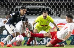 Remo empata com Bragantino no Mangueirão e chega a 11 jogos sem vencer no Brasileirão