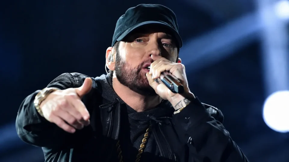Ex-funcionário de Eminem confessa roubo de músicas inéditas e pode pegar 5 anos de prisão